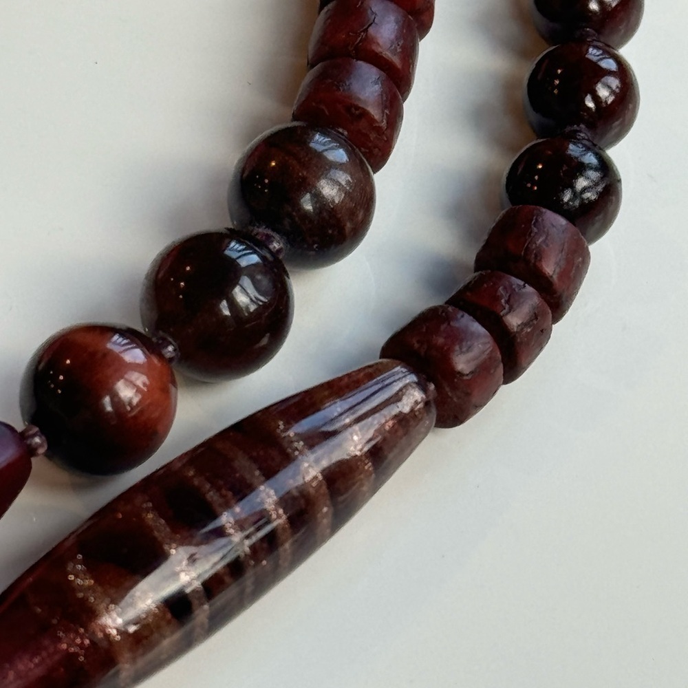Vintage Beaded Necklace - Deep Red and Goldtone